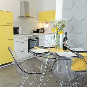Livingstone Apartment